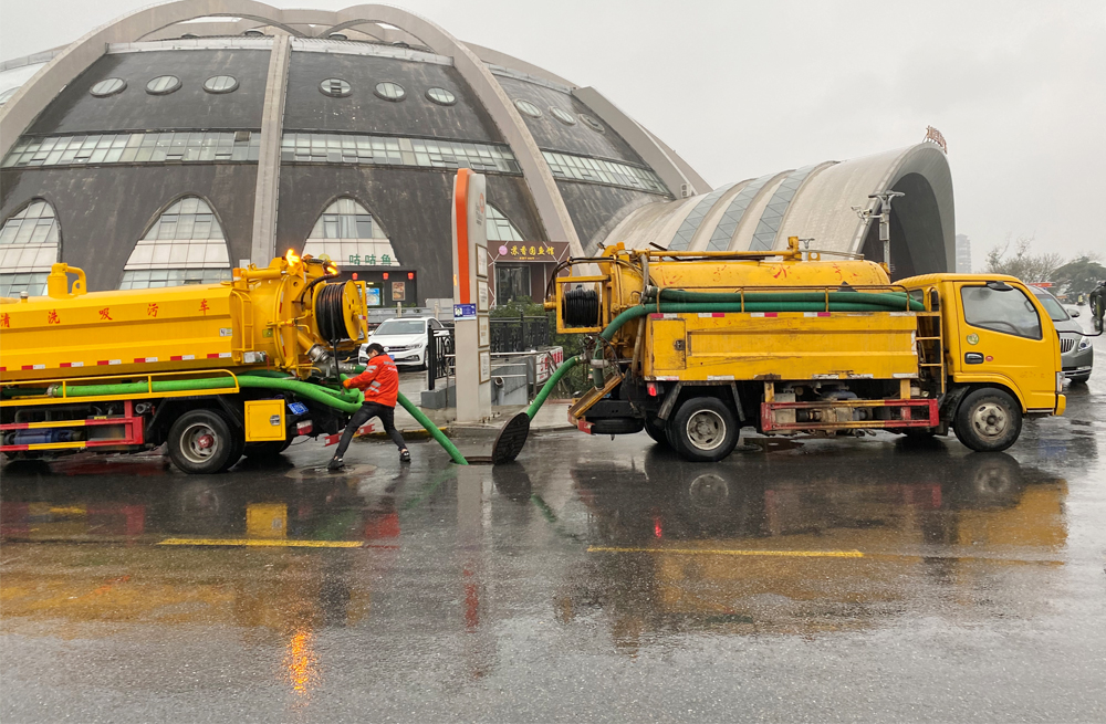 271台城花园商场管道清淤