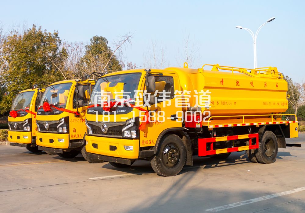 369台城花园多利卡吸污车